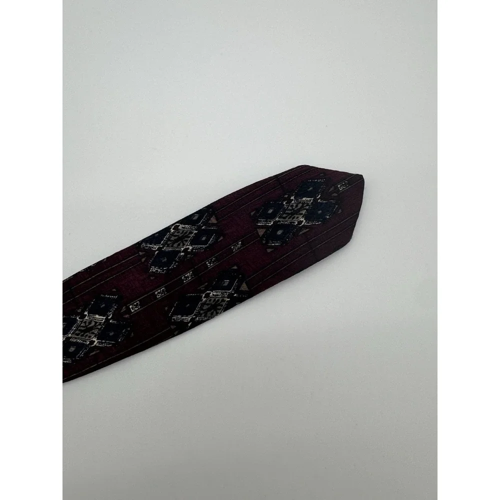 Jonathan Bennett Silk Tie USA Burgundy Blue Geometric Medallion Necktie‎ Classic